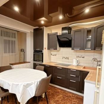 Сдается Многокомнатная квартира, 90 м²
