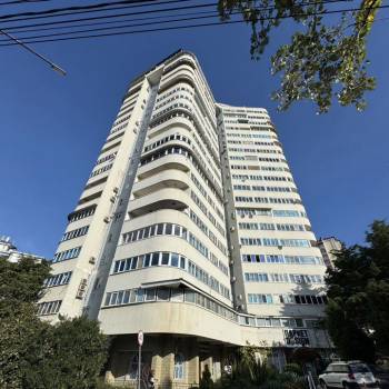 Продается 3-х комнатная квартира, 180 м²