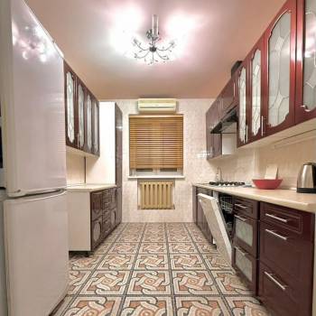 Сдается 2-х комнатная квартира, 75 м²
