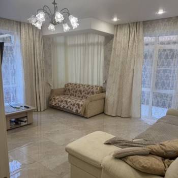 Сдается 2-х комнатная квартира, 110 м²