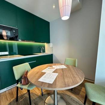 Сдается 1-комнатная квартира, 105 м²