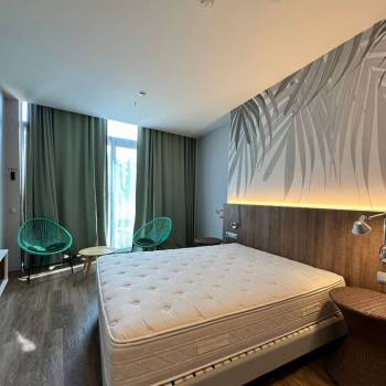 Сдается 1-комнатная квартира, 105 м²