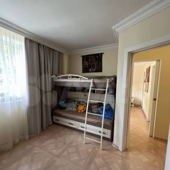 Продается Многокомнатная квартира, 101 м²