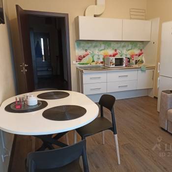 Сдается 1-комнатная квартира, 53 м²