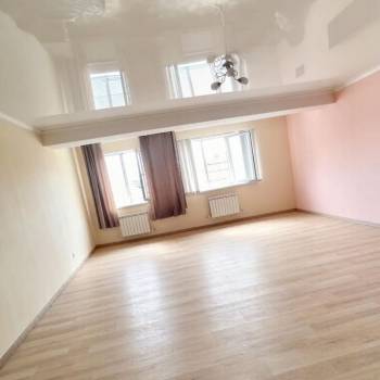 Продается 1-комнатная квартира, 50 м²