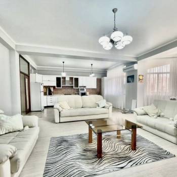 Продается 3-х комнатная квартира, 133 м²