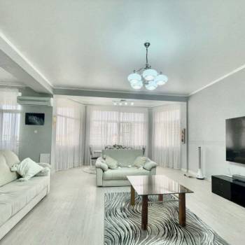 Продается 3-х комнатная квартира, 133 м²