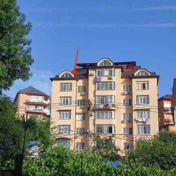 Продается 1-комнатная квартира, 95 м²
