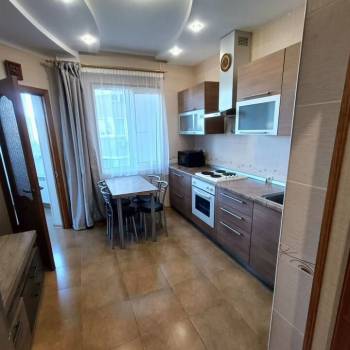 Сдается 2-х комнатная квартира, 65 м²