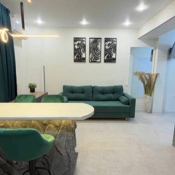 Продается 1-комнатная квартира, 87 м²