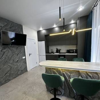 Продается 1-комнатная квартира, 87 м²