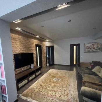 Продается 3-х комнатная квартира, 105 м²