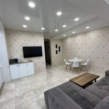 Сдается 2-х комнатная квартира, 81 м²
