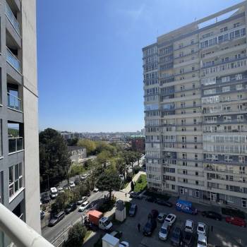 Продается 1-комнатная квартира, 56,7 м²