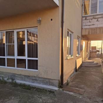 Сдается 2-х комнатная квартира, 100 м²