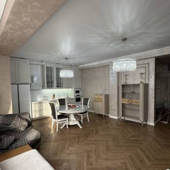 Продается Многокомнатная квартира, 120 м²