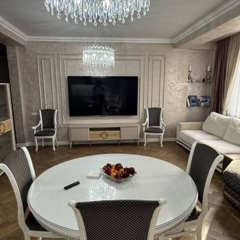 Продается Многокомнатная квартира, 120 м²
