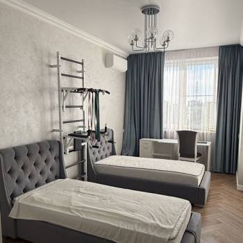 Продается Многокомнатная квартира, 120 м²