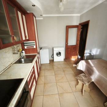 Продается Многокомнатная квартира, 84 м²