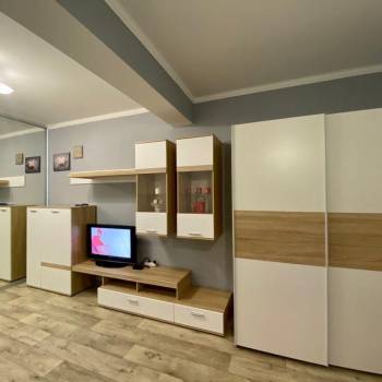 Продается 1-комнатная квартира, 42 м²