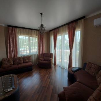 Сдается 2-х комнатная квартира, 110 м²
