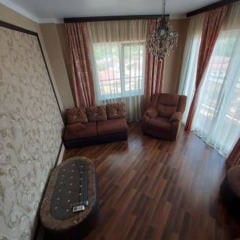Сдается 2-х комнатная квартира, 110 м²