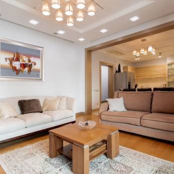 Продается 3-х комнатная квартира, 160 м²