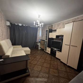 Сдается 1-комнатная квартира, 38 м²