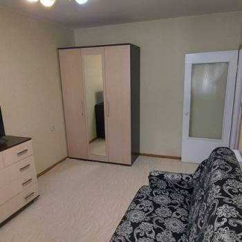 Продается 1-комнатная квартира, 32 м²