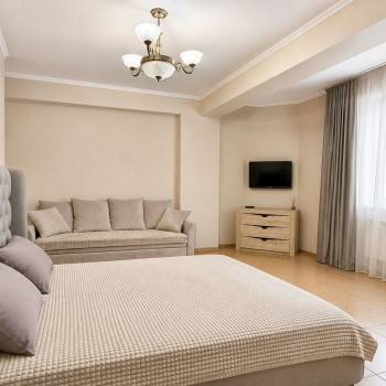 Сдается 2-х комнатная квартира, 75 м²