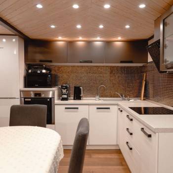 Продается 1-комнатная квартира, 70 м²