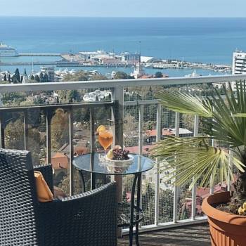 Продается 1-комнатная квартира, 120 м²