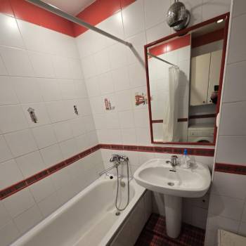 Сдается Многокомнатная квартира, 80 м²
