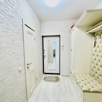 Продается 1-комнатная квартира, 60 м²