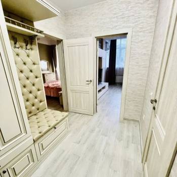 Продается 1-комнатная квартира, 60 м²