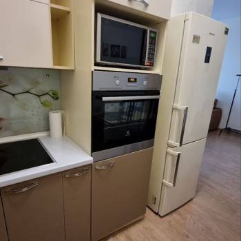 Сдается 1-комнатная квартира, 51,8 м²