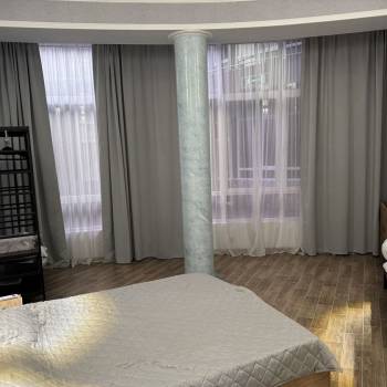Продается 1-комнатная квартира, 65,4 м²