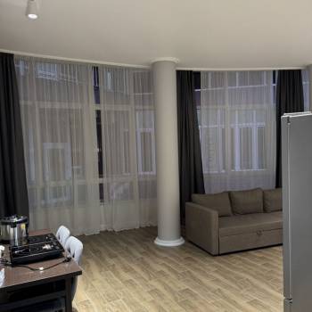 Продается 1-комнатная квартира, 65,4 м²