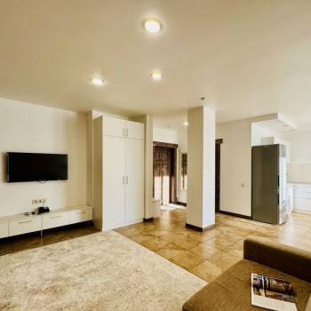 Сдается 1-комнатная квартира, 67,8 м²