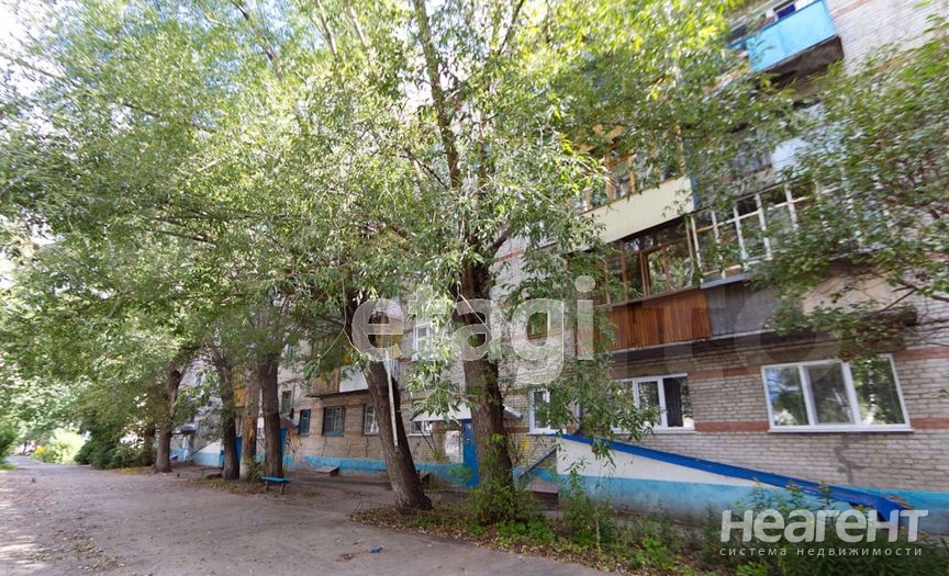 Продается Многокомнатная квартира, 60,3 м²