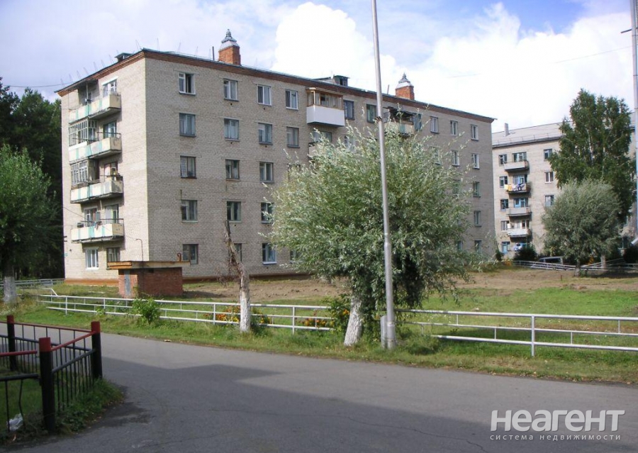 Продается Многокомнатная квартира, 100 м²