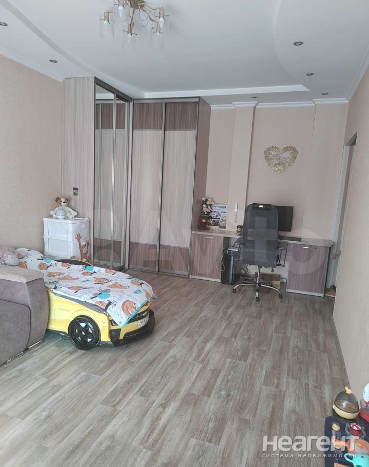 Продается 1-комнатная квартира, 37,1 м²