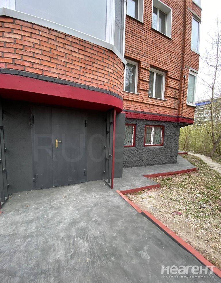 Продается Многокомнатная квартира, 71 м²