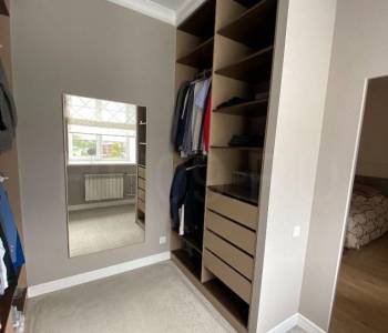 Продается Многокомнатная квартира, 138 м²