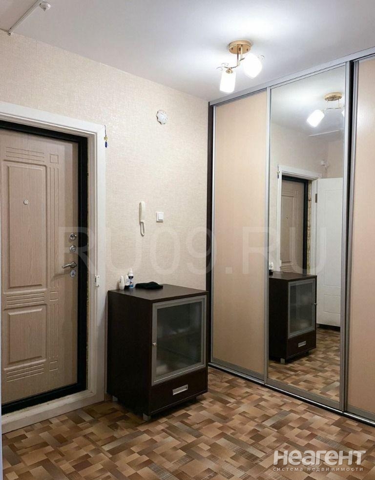 Продается 1-комнатная квартира, 39 м²