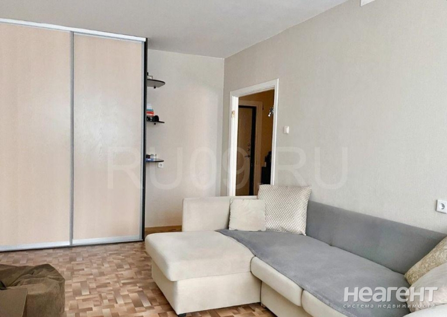 Продается 1-комнатная квартира, 39 м²