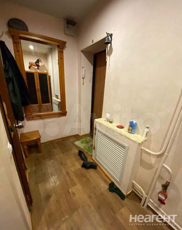 Продается 1-комнатная квартира, 37 м²