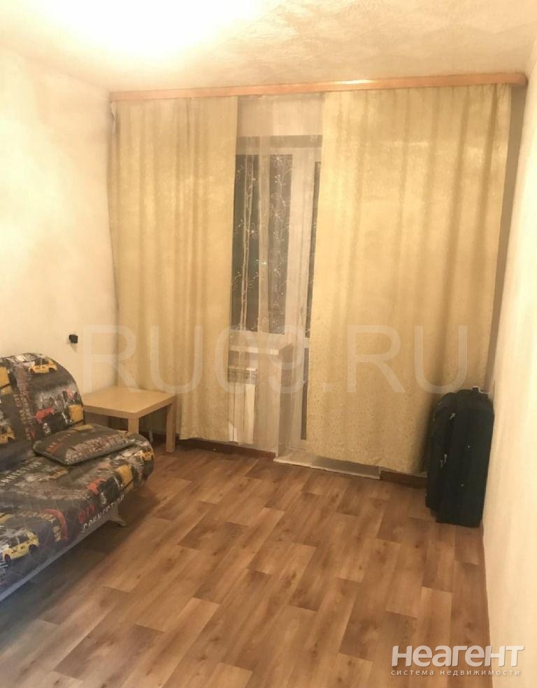 Продается 1-комнатная квартира, 32 м²