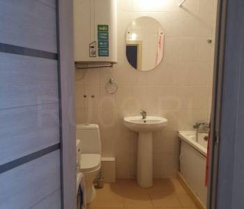 Продается 1-комнатная квартира, 42 м²