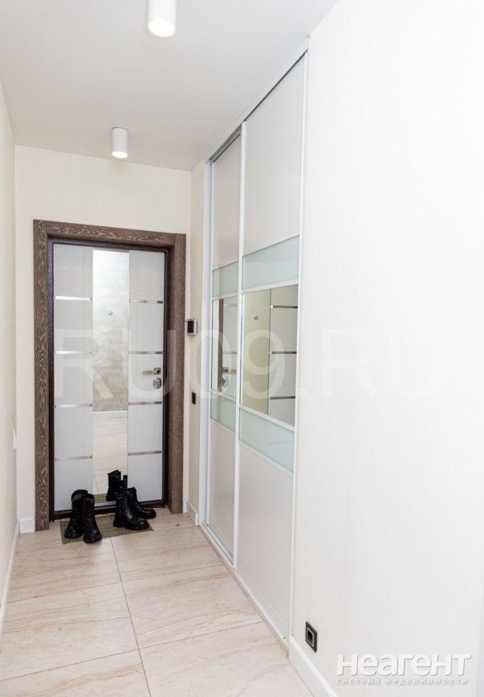 Продается 2-х комнатная квартира, 54 м²